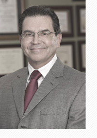 Dr. Edgardo Zavala