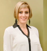 Dr. Claudia Minadeo-Fox