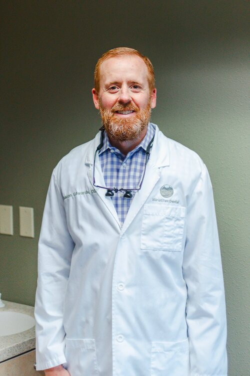 Dr. Ruston Edwards Doctors Choice Awards in Dentistry