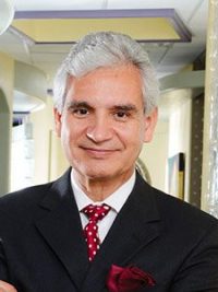 Dr. Mario Samaniego