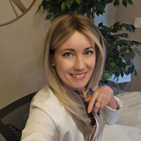 Dr. Anna Kolomitseva